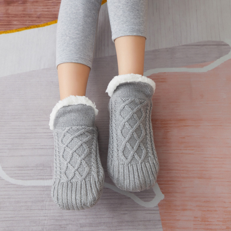 Eine neue Definition von Komfort, Mode beginnt an den Fußsohlen! Spüren Sie die Weichheit und Wärme der flauschigen V-förmigen Slipper und Socken