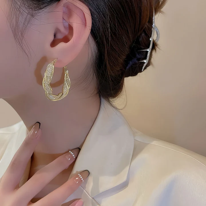 🔥 Sconto del 50% - - 🎁Orecchini intrecciati alla moda