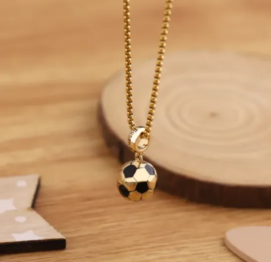 ⚽Futbalový náhrdelník 2023 s personalizovaným menom