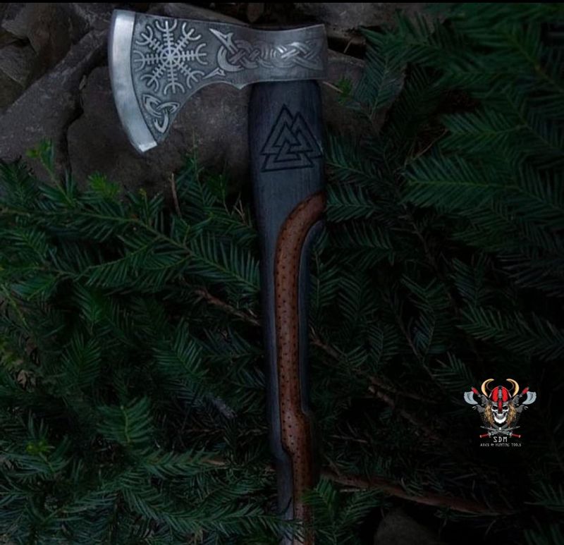 Axa vikingă din oțel carbon handmade, topor tactic, cel mai bun cadou pentru el