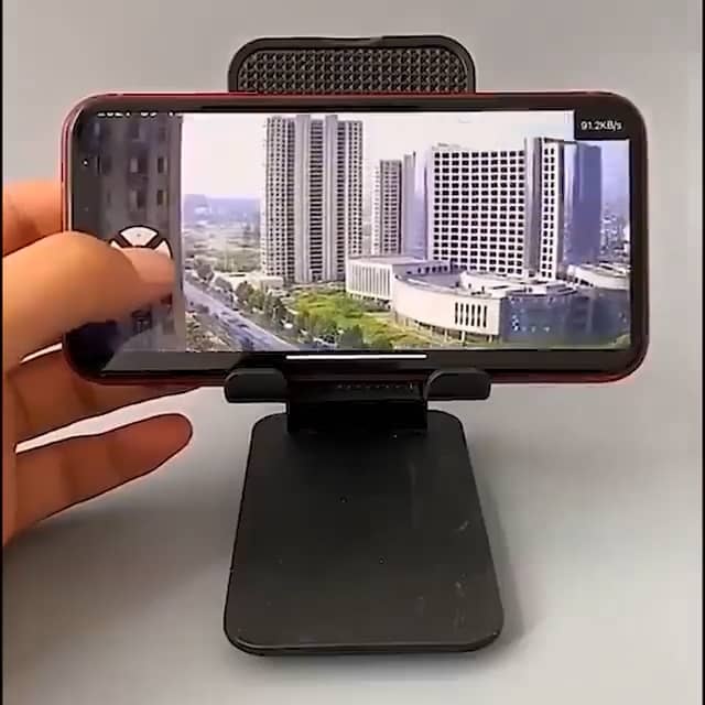 BEZPRZEWODOWA KAMERA MINI HD Mini kamera szpiegowska została zaprojektowana tak, aby była mała, kompaktowa i dyskretna, aby umożliwić ukryty monitoring.