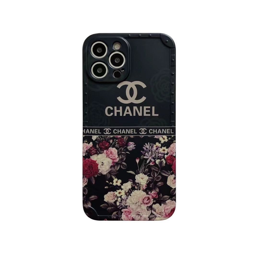 Etui na iPhone'a CHANEL z nadrukiem w stylu retro