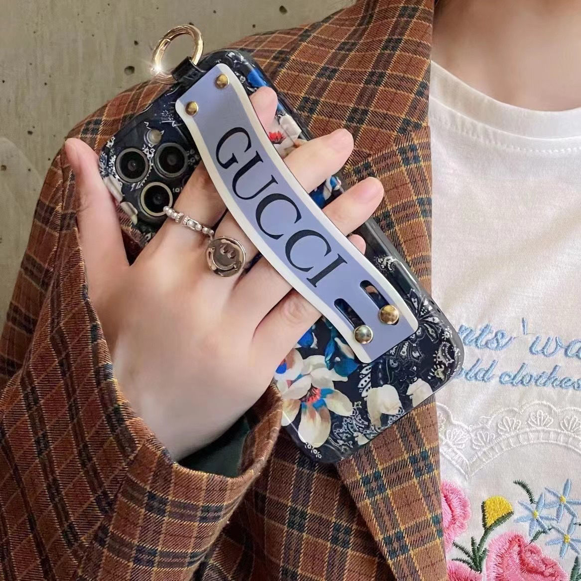 Θήκη iphone με ρετρό εμπριμέ σχέδιο GUCCI