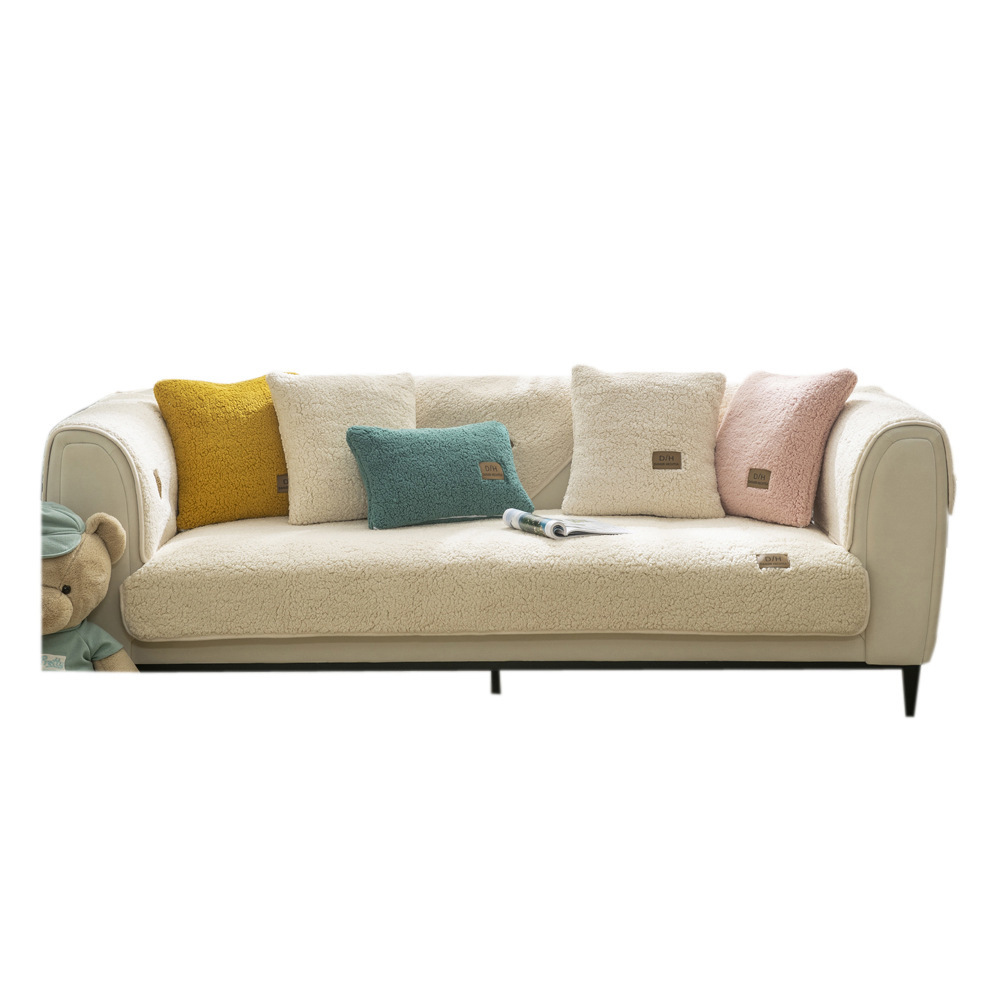 Miękki pokrowiec na sofę | SOFTOPIA 🛋️ Odmień wygląd swojej starej kanapy już dziś dzięki naszemu niezwykle miękkiemu pokrowcowi! 🛋️ Ciesz się świeżym wyglądem dzięki łatwemu montażowi i antypoślizgowej podstawie. 🛋️ Idealnie pasuje na każdą kanapę, ch