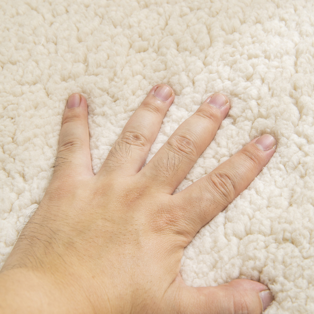 Miękki pokrowiec na sofę | SOFTOPIA 🛋️ Odmień wygląd swojej starej kanapy już dziś dzięki naszemu niezwykle miękkiemu pokrowcowi! 🛋️ Ciesz się świeżym wyglądem dzięki łatwemu montażowi i antypoślizgowej podstawie. 🛋️ Idealnie pasuje na każdą kanapę, ch