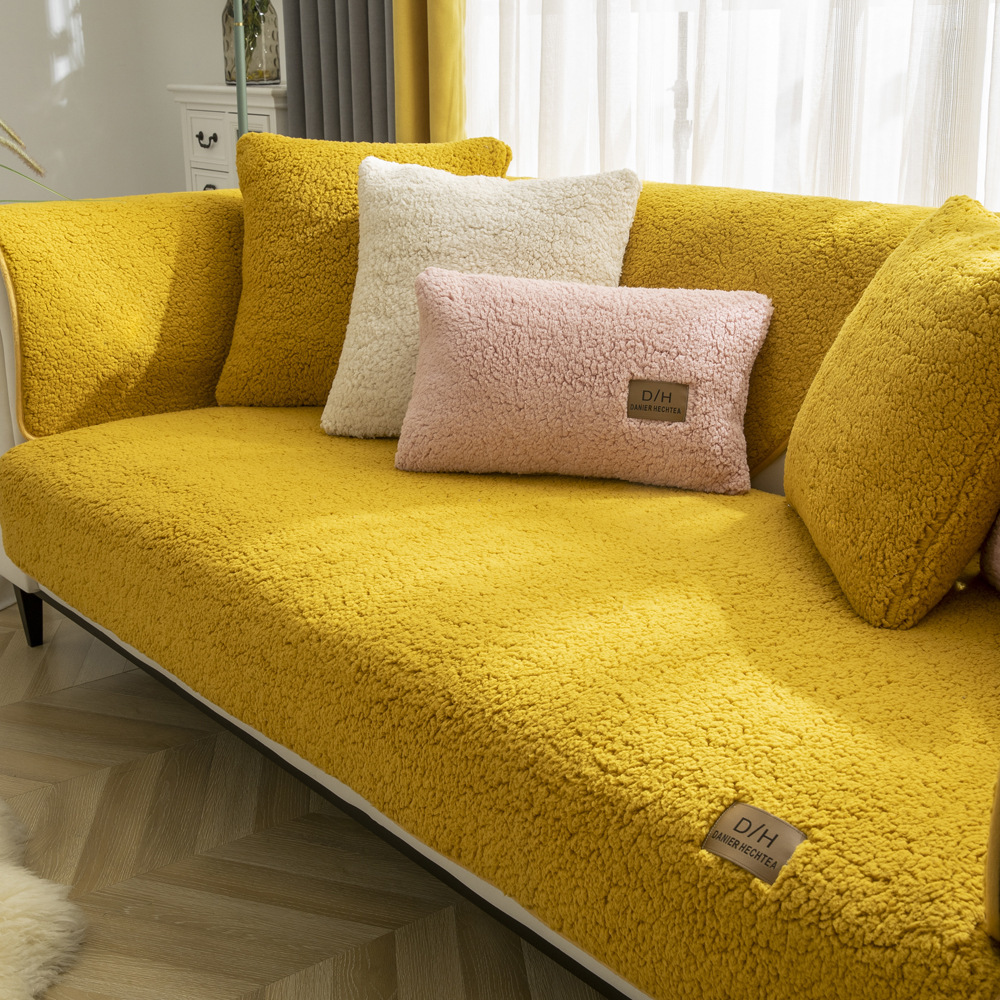 Miękki pokrowiec na sofę | SOFTOPIA 🛋️ Odmień wygląd swojej starej kanapy już dziś dzięki naszemu niezwykle miękkiemu pokrowcowi! 🛋️ Ciesz się świeżym wyglądem dzięki łatwemu montażowi i antypoślizgowej podstawie. 🛋️ Idealnie pasuje na każdą kanapę, ch