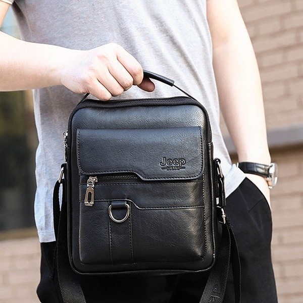 JEEP's new business casual vertical crossbody bag is made of pure cowhide