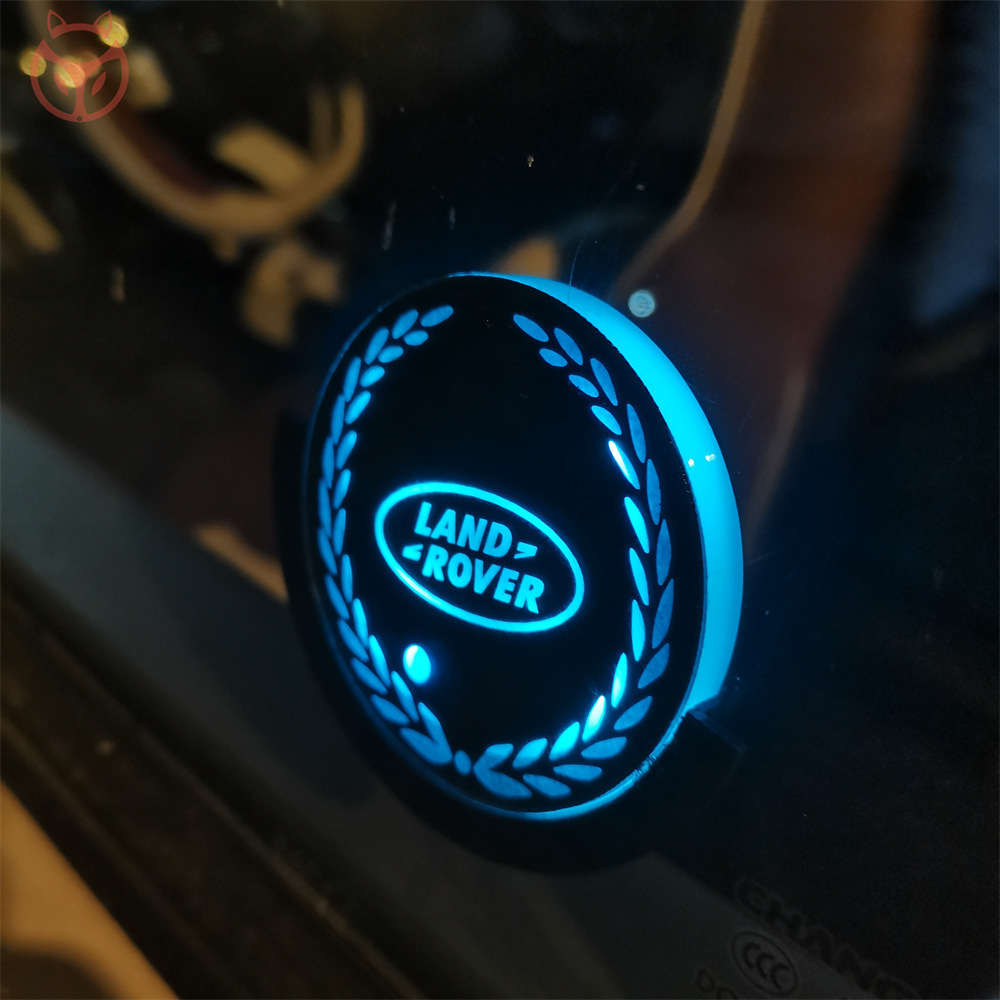 Lampa na úpravu atmosféry okna do auta s inteligentným trojuholníkom
