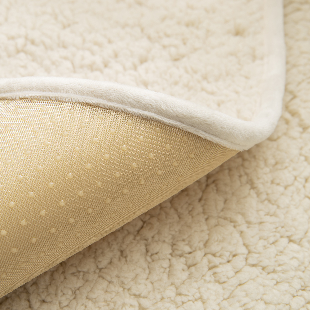 Miękki pokrowiec na sofę | SOFTOPIA 🛋️ Odmień wygląd swojej starej kanapy już dziś dzięki naszemu niezwykle miękkiemu pokrowcowi! 🛋️ Ciesz się świeżym wyglądem dzięki łatwemu montażowi i antypoślizgowej podstawie. 🛋️ Idealnie pasuje na każdą kanapę, ch