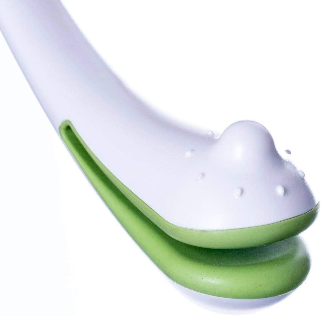 Osalis Home Help Bottom Wiper Toilet Aid Close-up of the textured head of a long-handled bottom wiping aid, featuring a raised nodule and soft gripping edge designed to hold toilet paper securely for effective hygiene with limited reach or mobility.