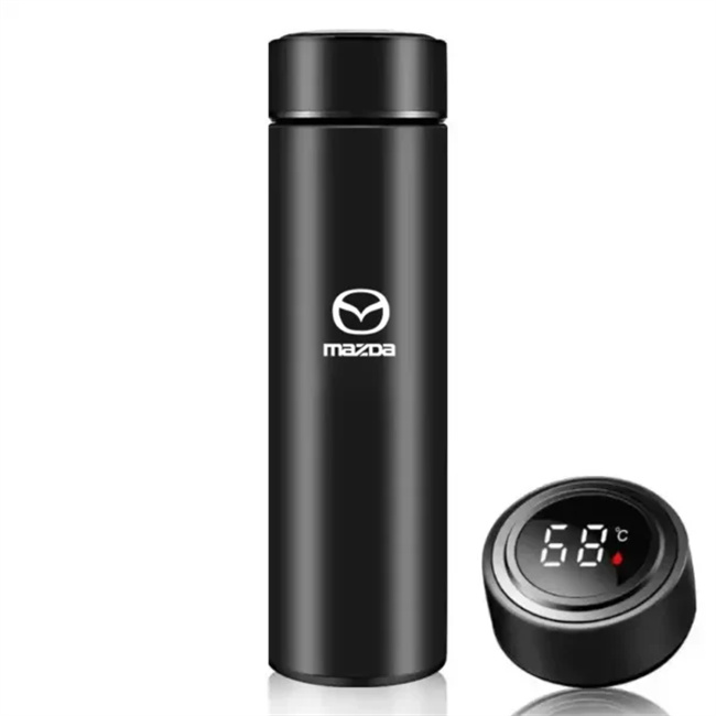 Utrzymuj ciep?o napoj��w dzi?ki naszemu stylowemu termosowi InsuleCar. Posiada wbudowany wy?wietlacz, kt��ry pokazuje temperatur? napoju i utrzymuje j? a? do 8 godzin.