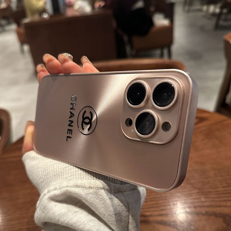 Metalowe logo marki CHANEL Etui na telefon Apple, all-inclusive high-end, tekstura tytanu, super!