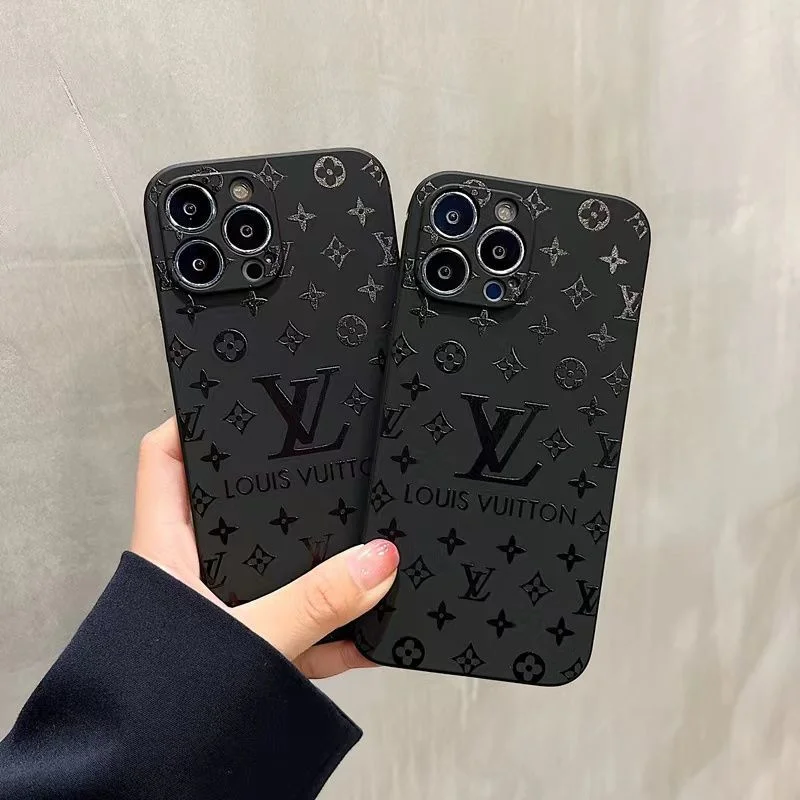 Luxus LV bőr tok iPhone-hoz lencsevédelemmel