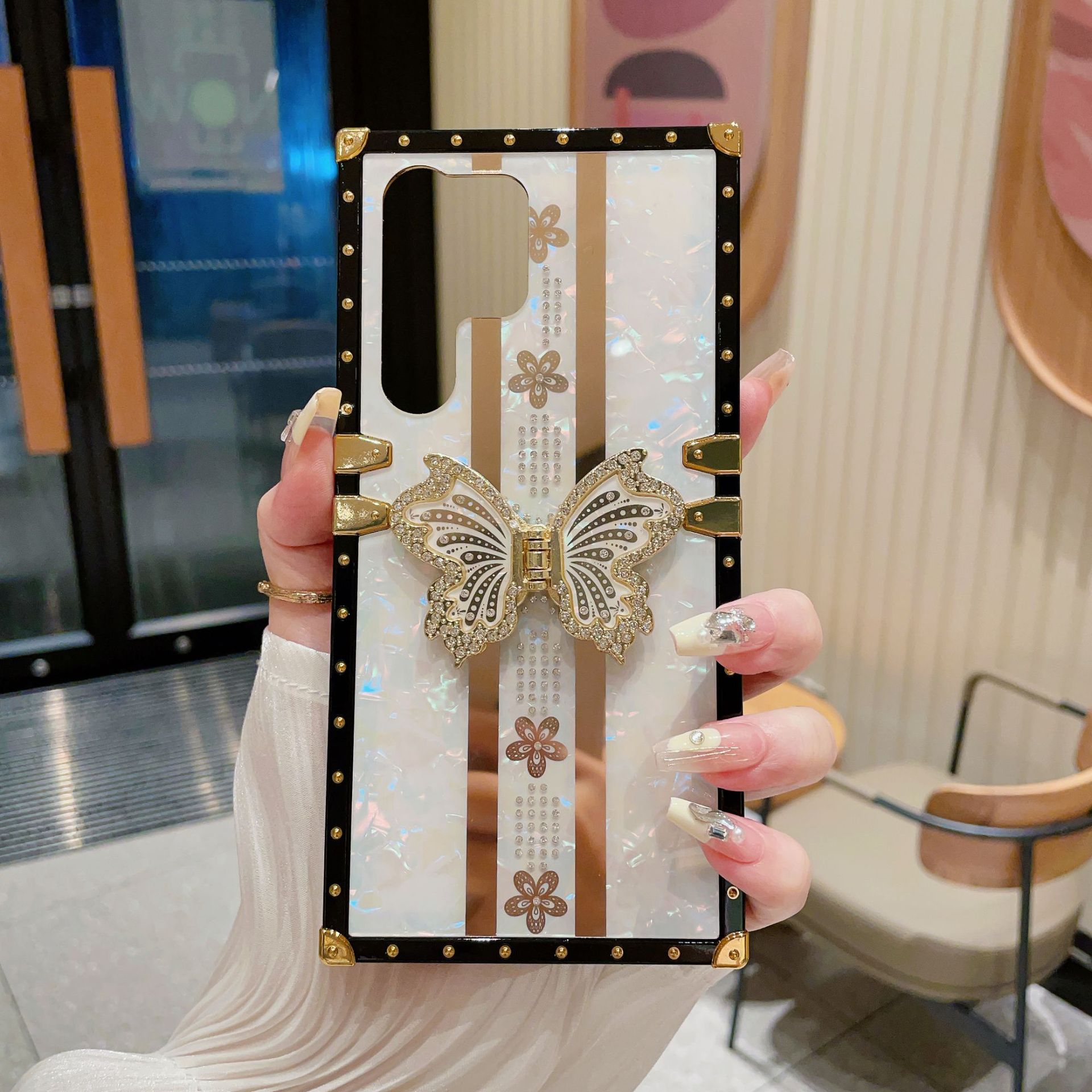 🔥Samsung S24 Ultra készülékhez pillangós állvány kagylóminta