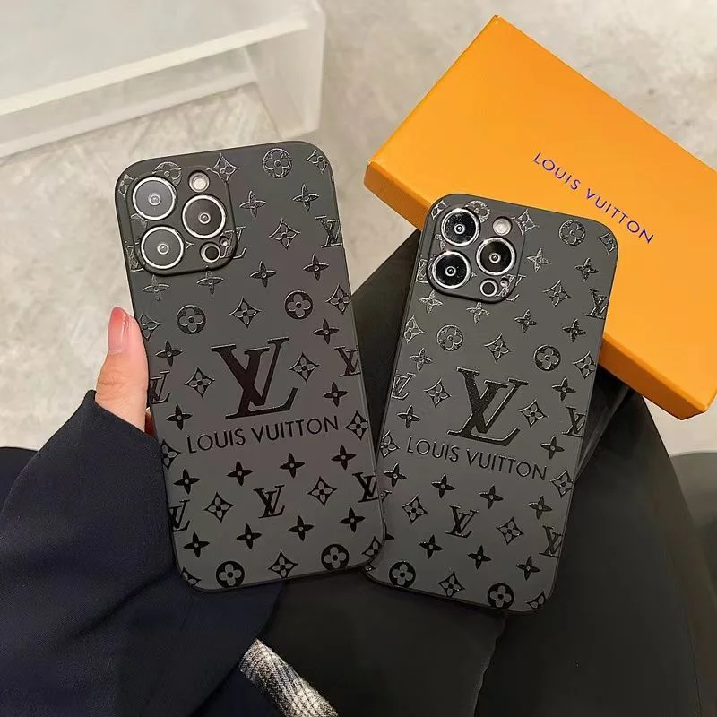 Luxus LV bőr tok iPhone-hoz lencsevédelemmel