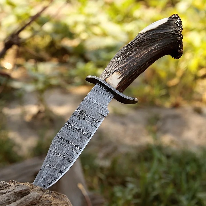 Μαχαίρι Wildfire Damascus Bowie με λαβή από κέρατο ελαφιού