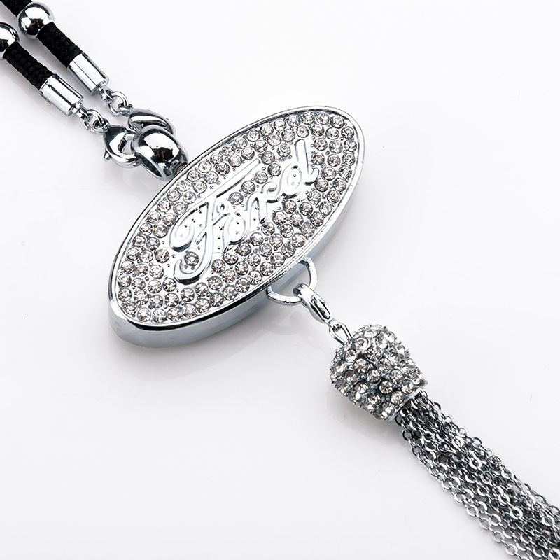 Přívěsek s logem auta s aromaterapií posetý diamanty