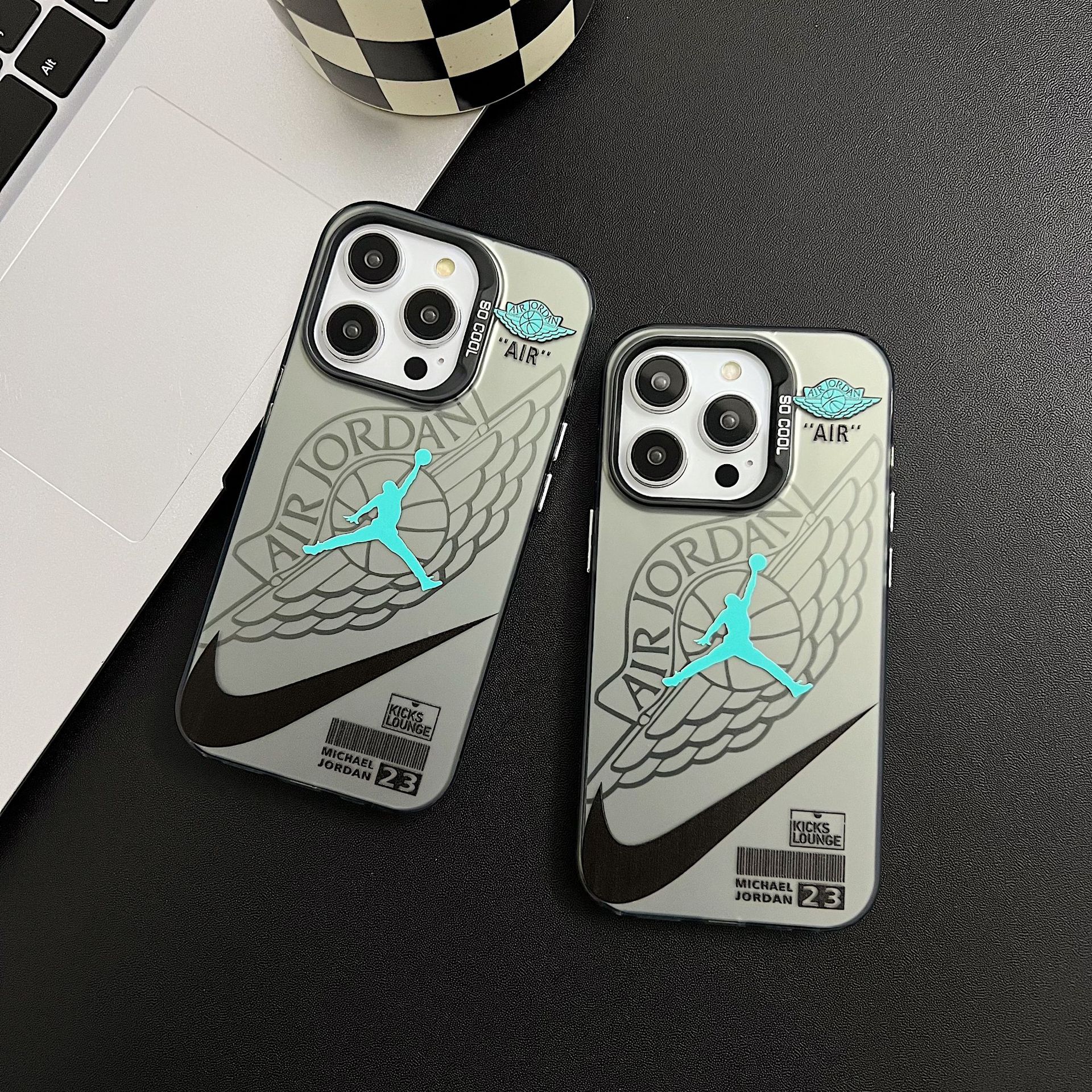 Husa iPhone in stil sport