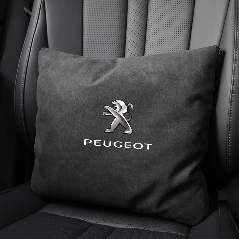 Две в едно: възглавница за кола + завивка