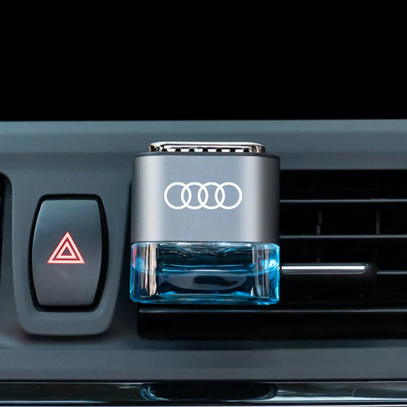 Ароматният дифузьор на изхода за въздух на автомобила може автоматично да добавя течност и да разширява аромата