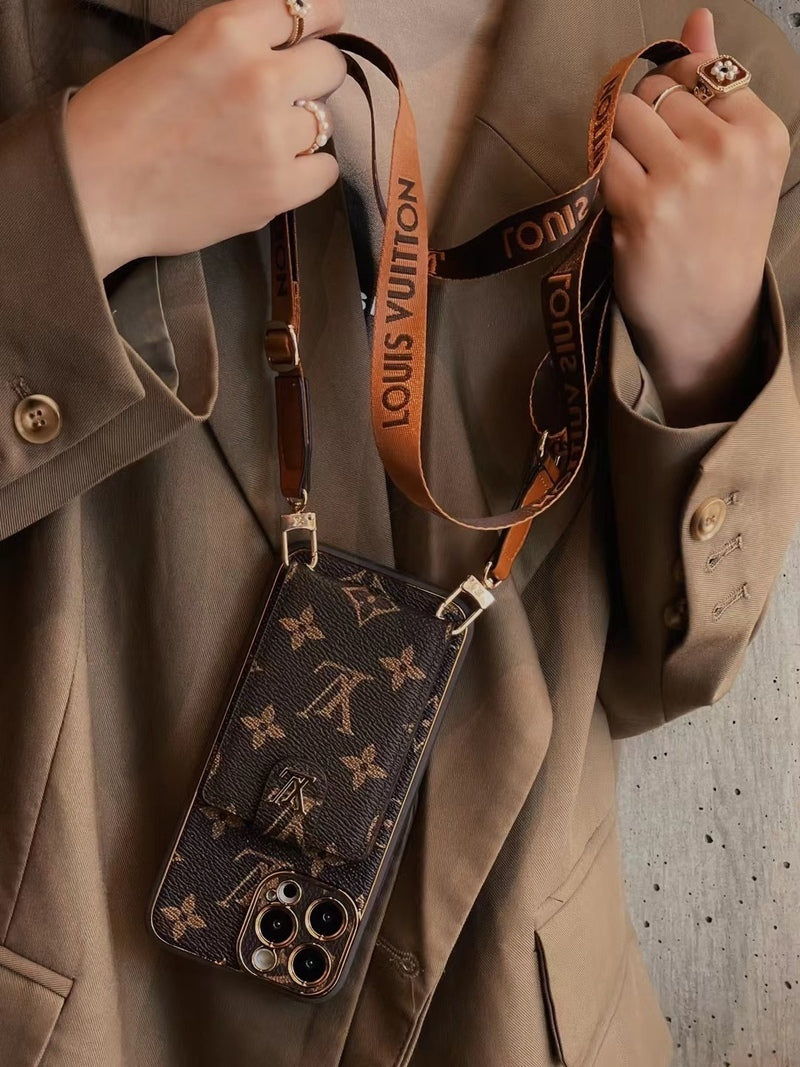 Калъф за iPhone с монограм с държач за карти и презрамка