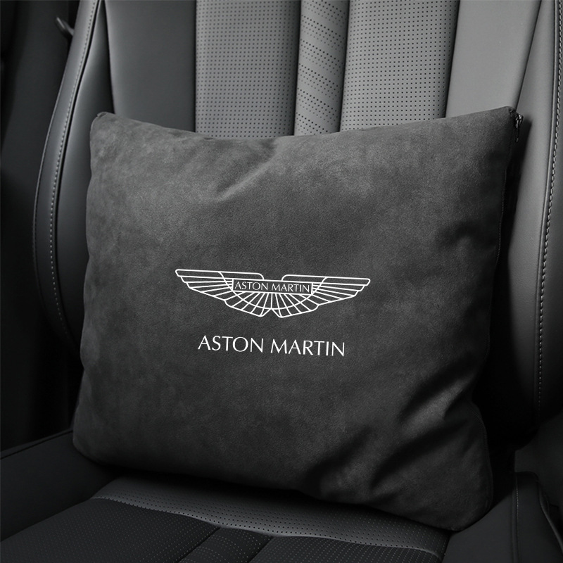 Две в едно: възглавница за кола + завивка