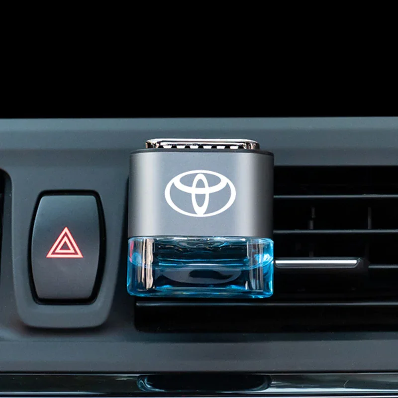 Ароматният дифузьор на изхода за въздух на автомобила може автоматично да добавя течност и да разширява аромата