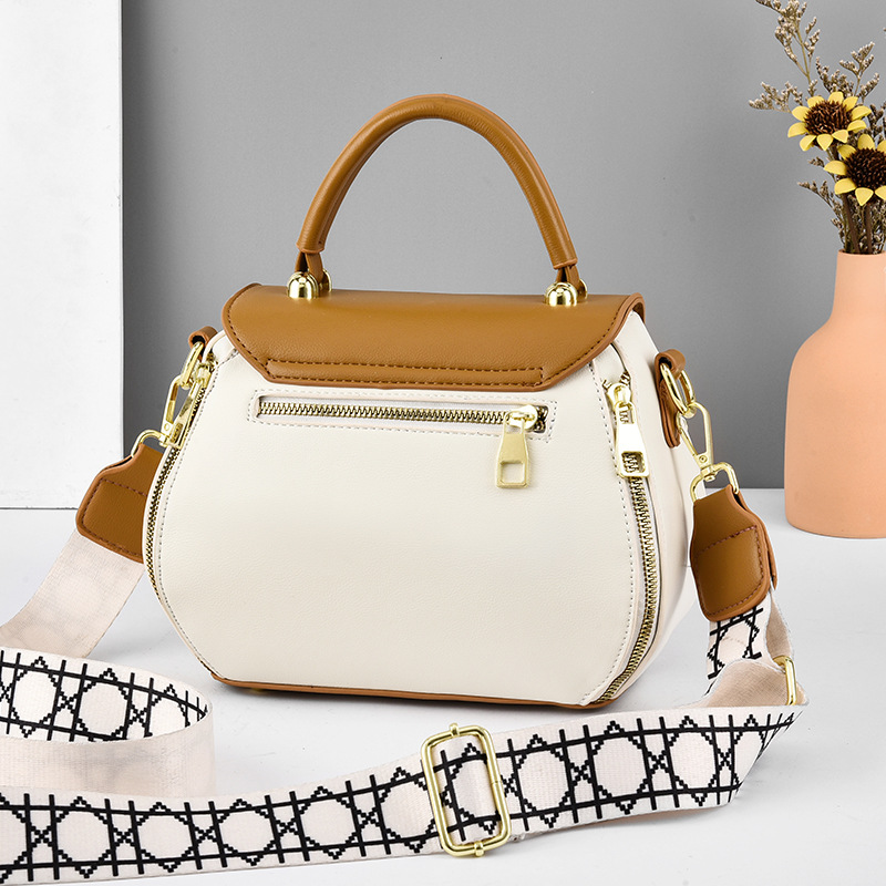 Κομψή τσάντα ώμου Prada® μεγάλης χωρητικότητας
