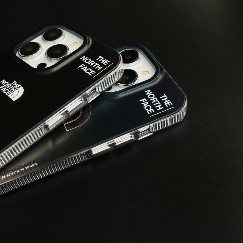 💗Τα κόκκινα και μπλε χιονισμένα βουνά στη θήκη του iPhone. 😍