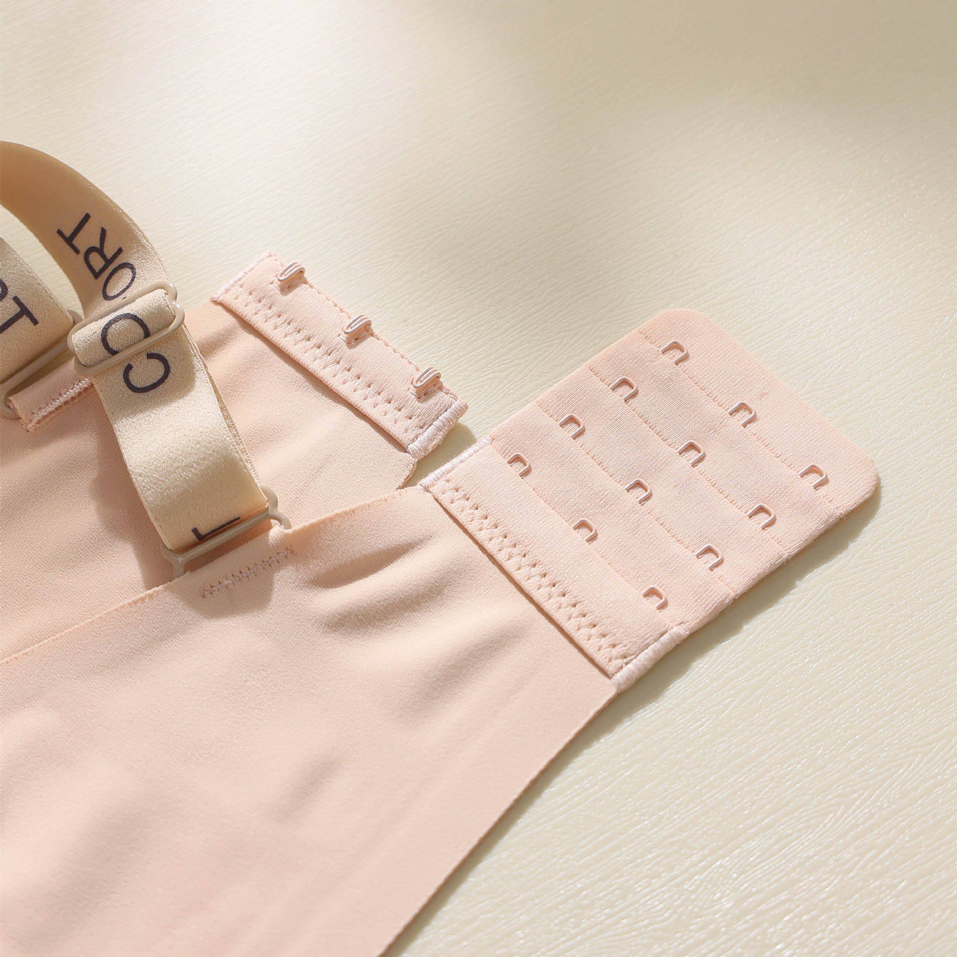 ✨ Triumph® – ένα σουτιέν push-up χωρίς πλαίσιο που αποτρέπει τη χαλάρωση.