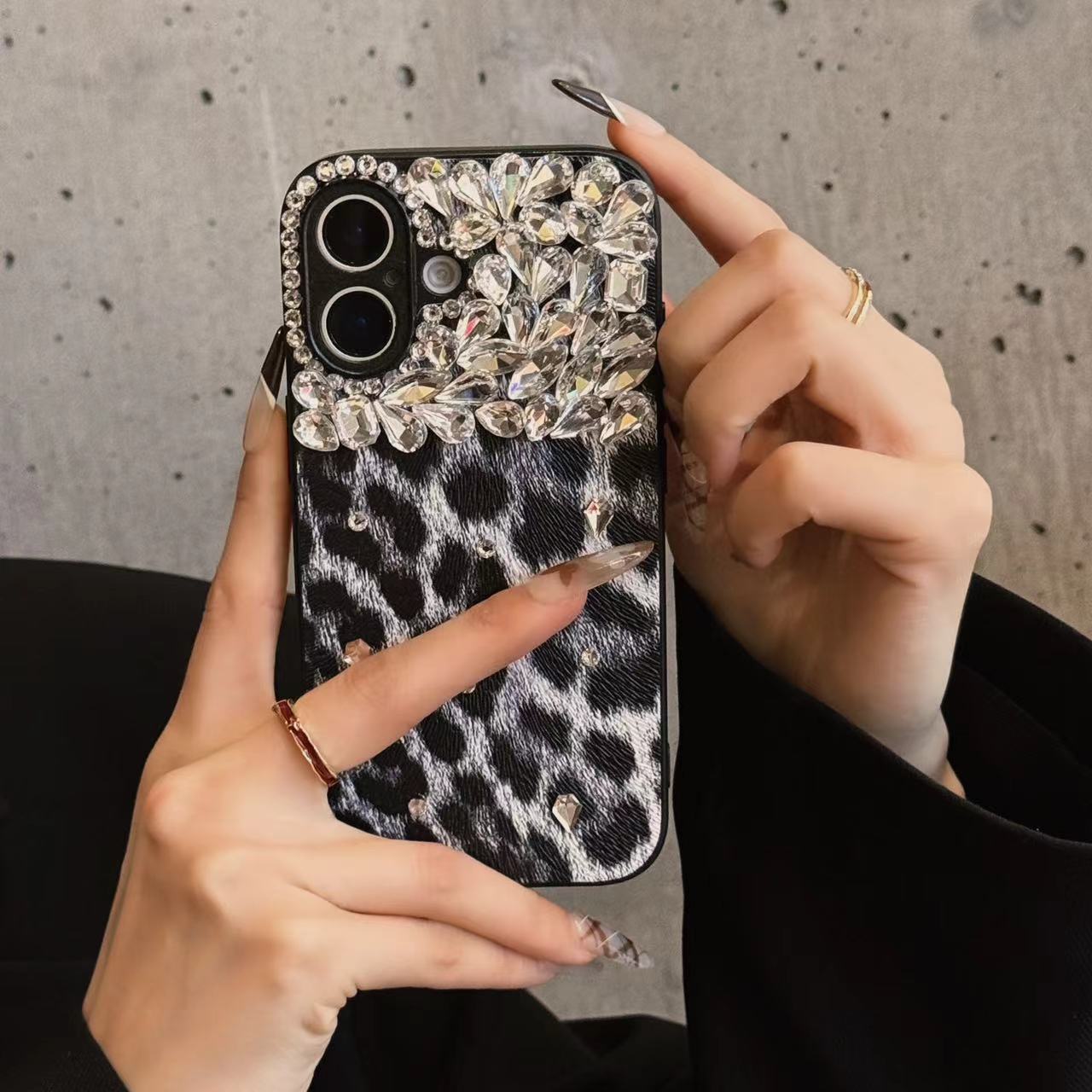 Ενημερώστε το παιχνίδι iPhone σας! 📱✨ Δωρεάν αποστολή σήμερα στην απόλυτη αθλητική βαλίτσα. Πάρε το δικό σου τώρα!