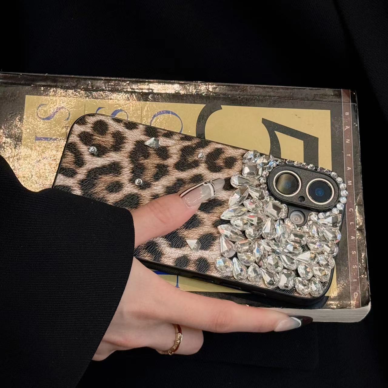 Ενημερώστε το παιχνίδι iPhone σας! 📱✨ Δωρεάν αποστολή σήμερα στην απόλυτη αθλητική βαλίτσα. Πάρε το δικό σου τώρα!