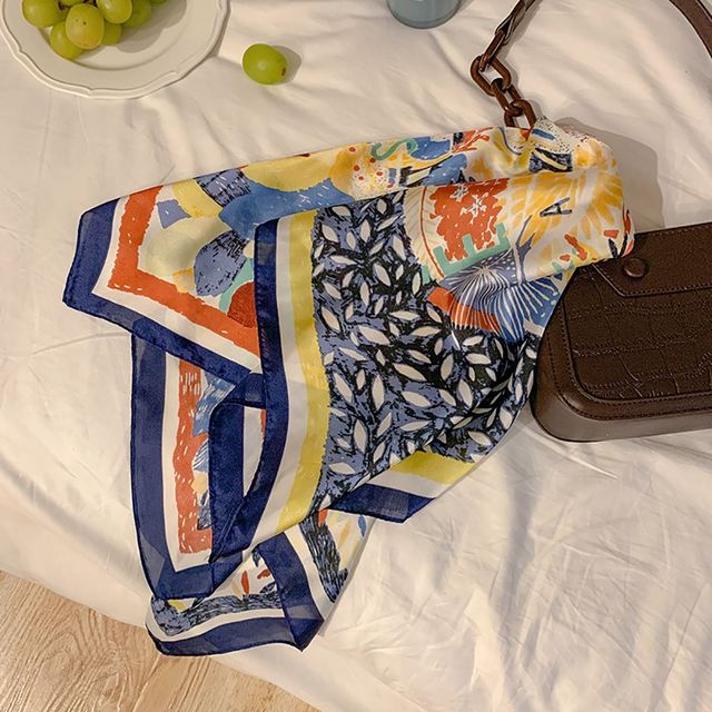 Retro Head Neck Silk Scarf Women Luxury Print Small Scarves Female Flower Stripe Wave Point Headscarf Beach Sunscreen Scarf