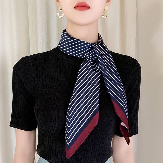 Retro Head Neck Silk Scarf Women Luxury Print Small Scarves Female Flower Stripe Wave Point Headscarf Beach Sunscreen Scarf