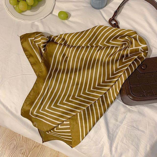 Retro Head Neck Silk Scarf Women Luxury Print Small Scarves Female Flower Stripe Wave Point Headscarf Beach Sunscreen Scarf