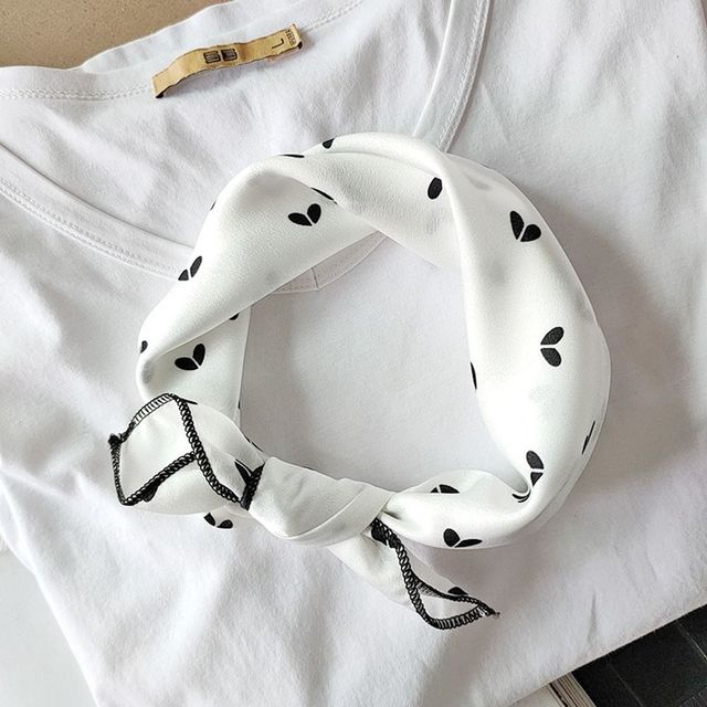 Retro Head Neck Silk Scarf Women Luxury Print Small Scarves Female Flower Stripe Wave Point Headscarf Beach Sunscreen Scarf