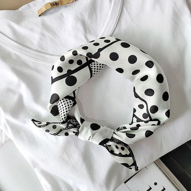 Retro Head Neck Silk Scarf Women Luxury Print Small Scarves Female Flower Stripe Wave Point Headscarf Beach Sunscreen Scarf