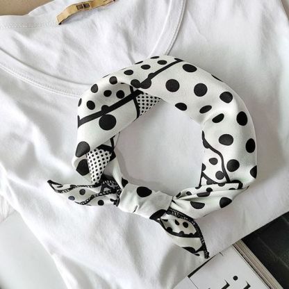 Retro Head Neck Silk Scarf Women Luxury Print Small Scarves Female Flower Stripe Wave Point Headscarf Beach Sunscreen Scarf