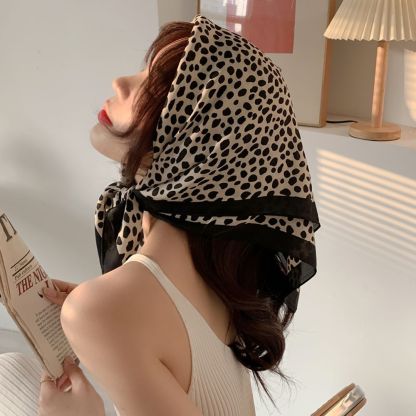 Retro Head Neck Silk Scarf Women Luxury Print Small Scarves Female Flower Stripe Wave Point Headscarf Beach Sunscreen Scarf