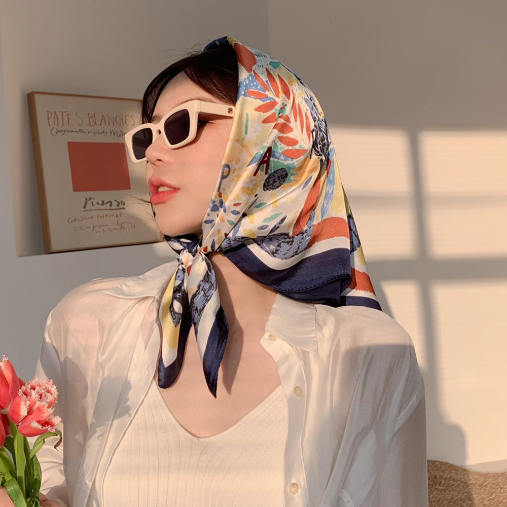Retro Head Neck Silk Scarf Women Luxury Print Small Scarves Female Flower Stripe Wave Point Headscarf Beach Sunscreen Scarf