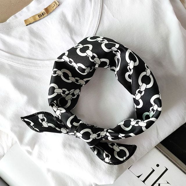 Retro Head Neck Silk Scarf Women Luxury Print Small Scarves Female Flower Stripe Wave Point Headscarf Beach Sunscreen Scarf