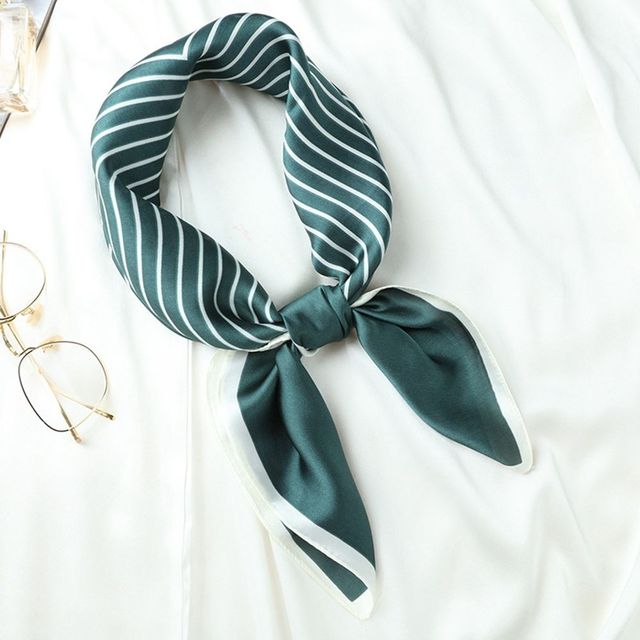 Retro Head Neck Silk Scarf Women Luxury Print Small Scarves Female Flower Stripe Wave Point Headscarf Beach Sunscreen Scarf