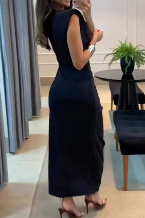 Nonnadress V-neck belted pleated dress