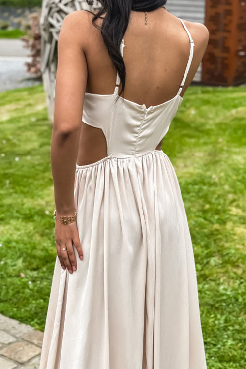 Nonnadress  Halter neck low waist dress