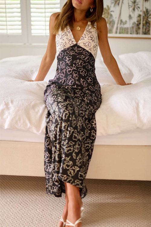 Nonnadress Deep V-Back Tie Dress