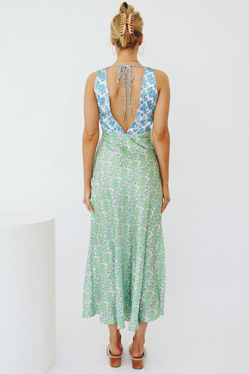 Nonnadress Deep V-Back Tie Dress