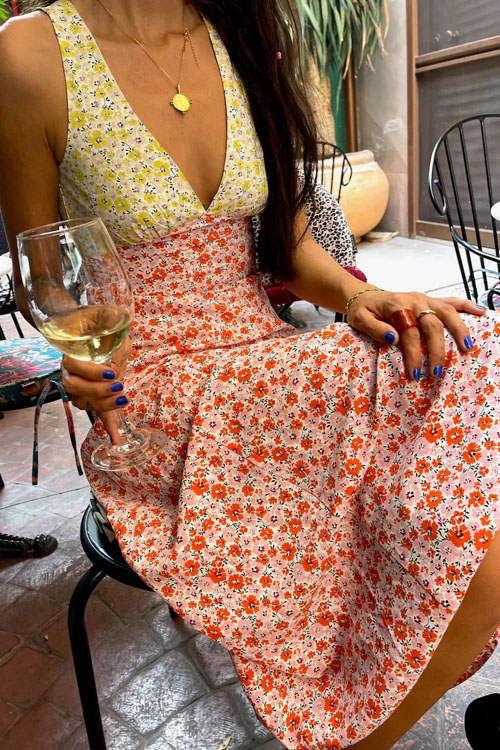 Nonnadress Deep V-Back Tie Dress