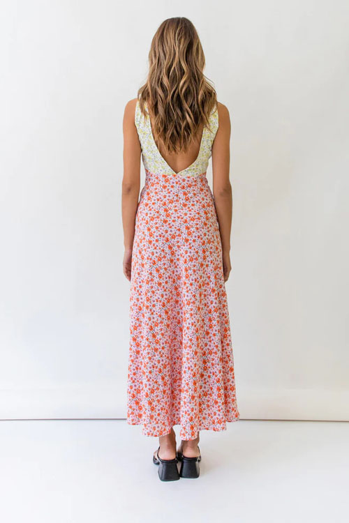 Nonnadress Deep V-Back Tie Dress