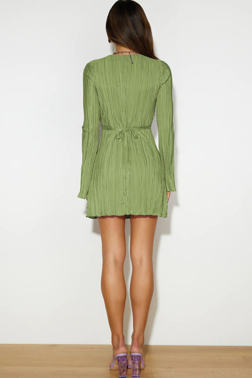 Nonnadress Shiny fitted tie-waist Bell sleeve dress