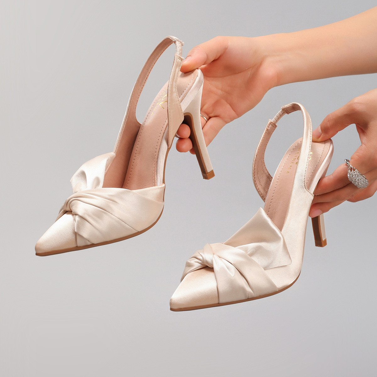 Twist Decor High Heels Romantic Sexy Pointed Toe Party Prom Satin Fashion Stiletto Sandals Cross-border European and American